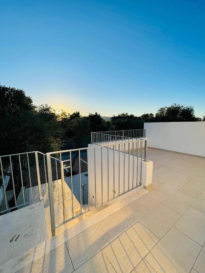 Chrisso Rooms Affittacamere San Teodoro  Extérieur photo